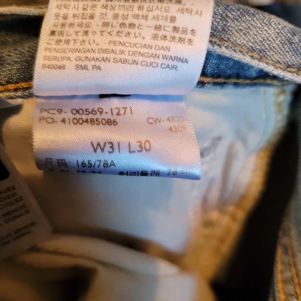 Men's Light wash Levi bootcut style 569 size  31x30 jeans - Picture 4 of 7